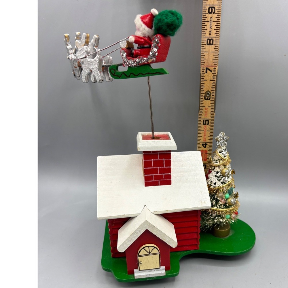 Vtg Wooden Christmas Scene Santa Sleigh Rotating Music Box Bottle Brush‎ Tree